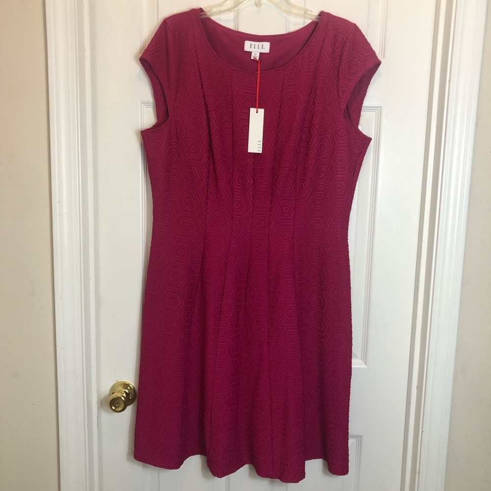 Elle Magenta Pullover Cap Sleeve Dress  Size XXL
NEW WITH TAGS